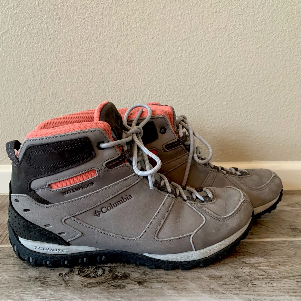 Size 7 Columbia Hiking Boots